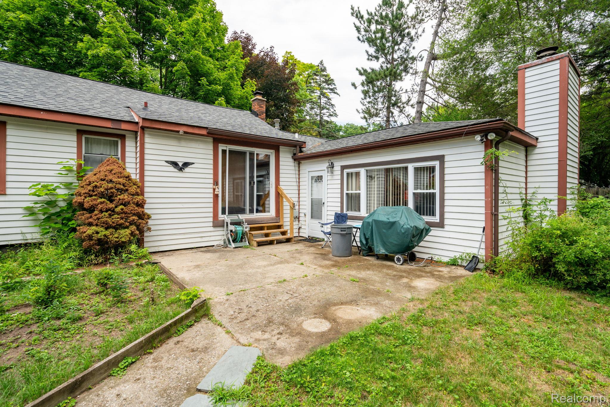 Southfield City, Michigan 48075, United States, 3 Bedrooms Bedrooms, ,1 BathroomBathrooms,Residential,Active,172491