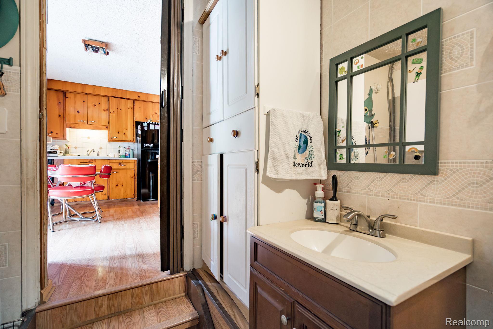 Southfield City, Michigan 48075, United States, 3 Bedrooms Bedrooms, ,1 BathroomBathrooms,Residential,Active,172491