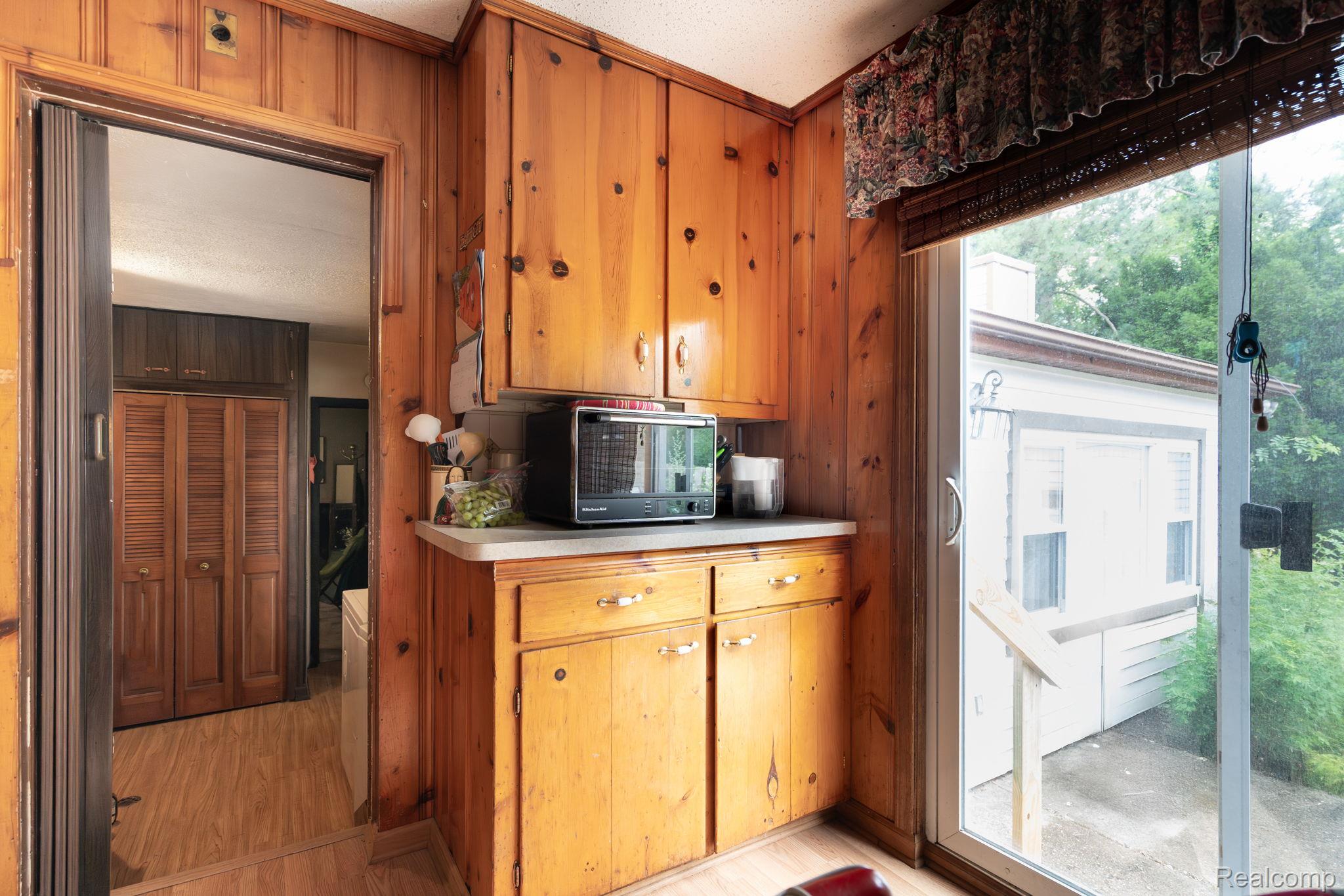 Southfield City, Michigan 48075, United States, 3 Bedrooms Bedrooms, ,1 BathroomBathrooms,Residential,Active,172491