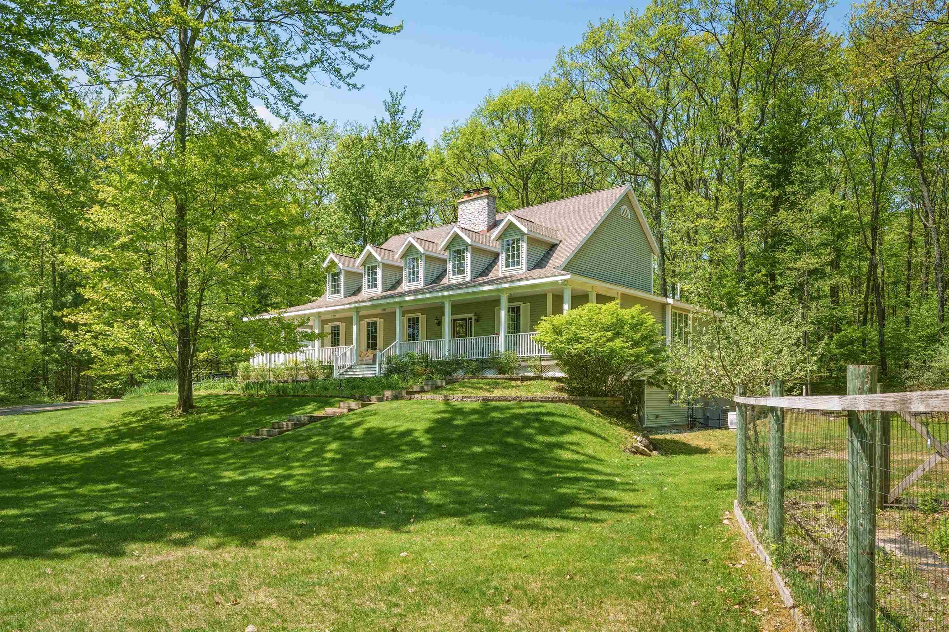 8745 Wheeler Oaks Drive
