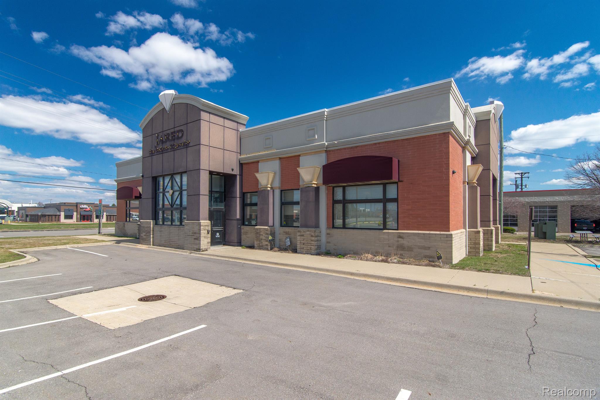 451 W 14 MILE Road