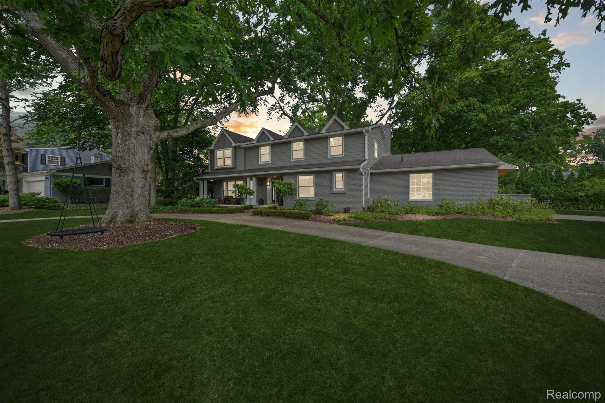 32240 Robinhood Drive