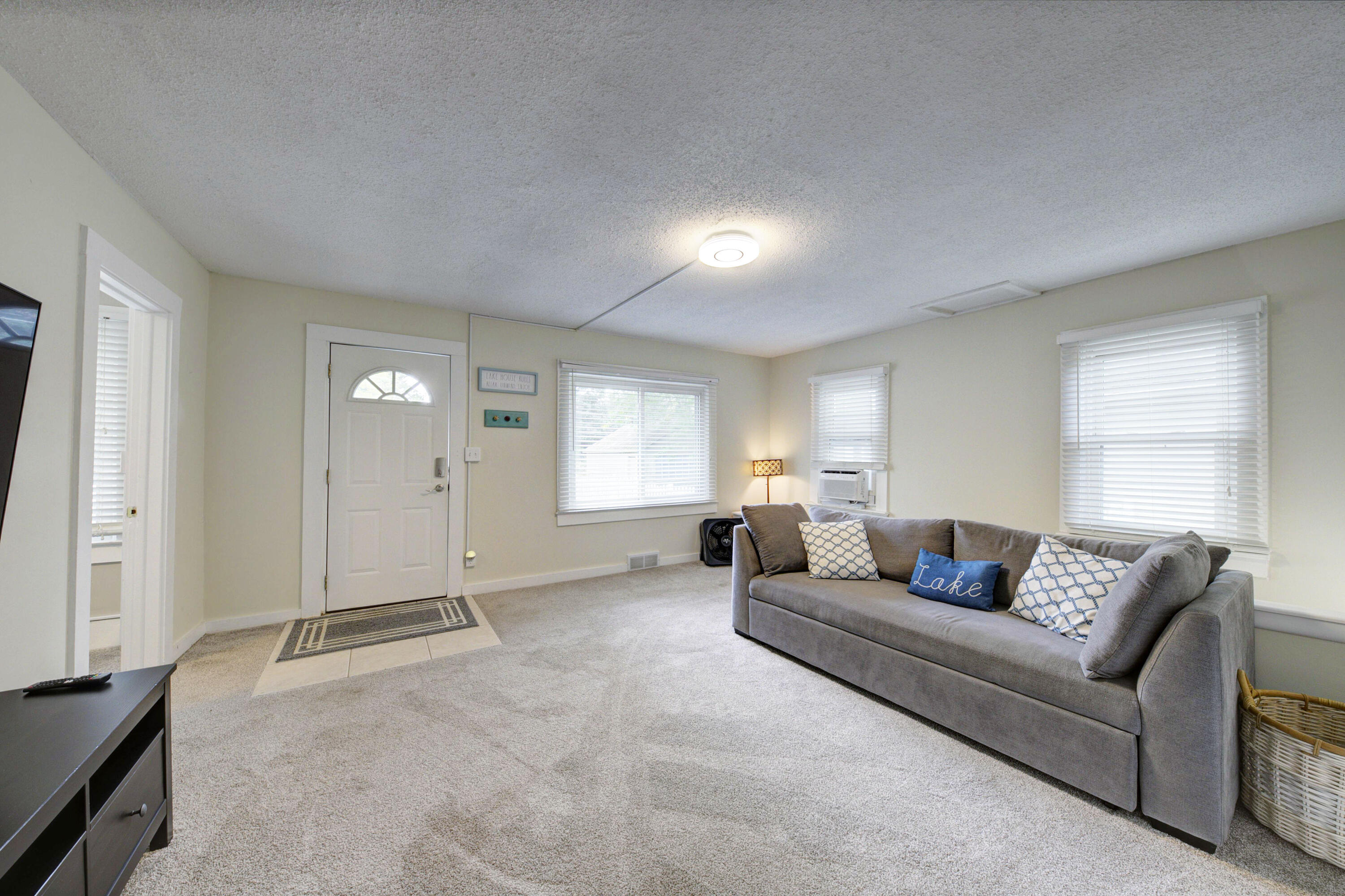 9487 Huron Street