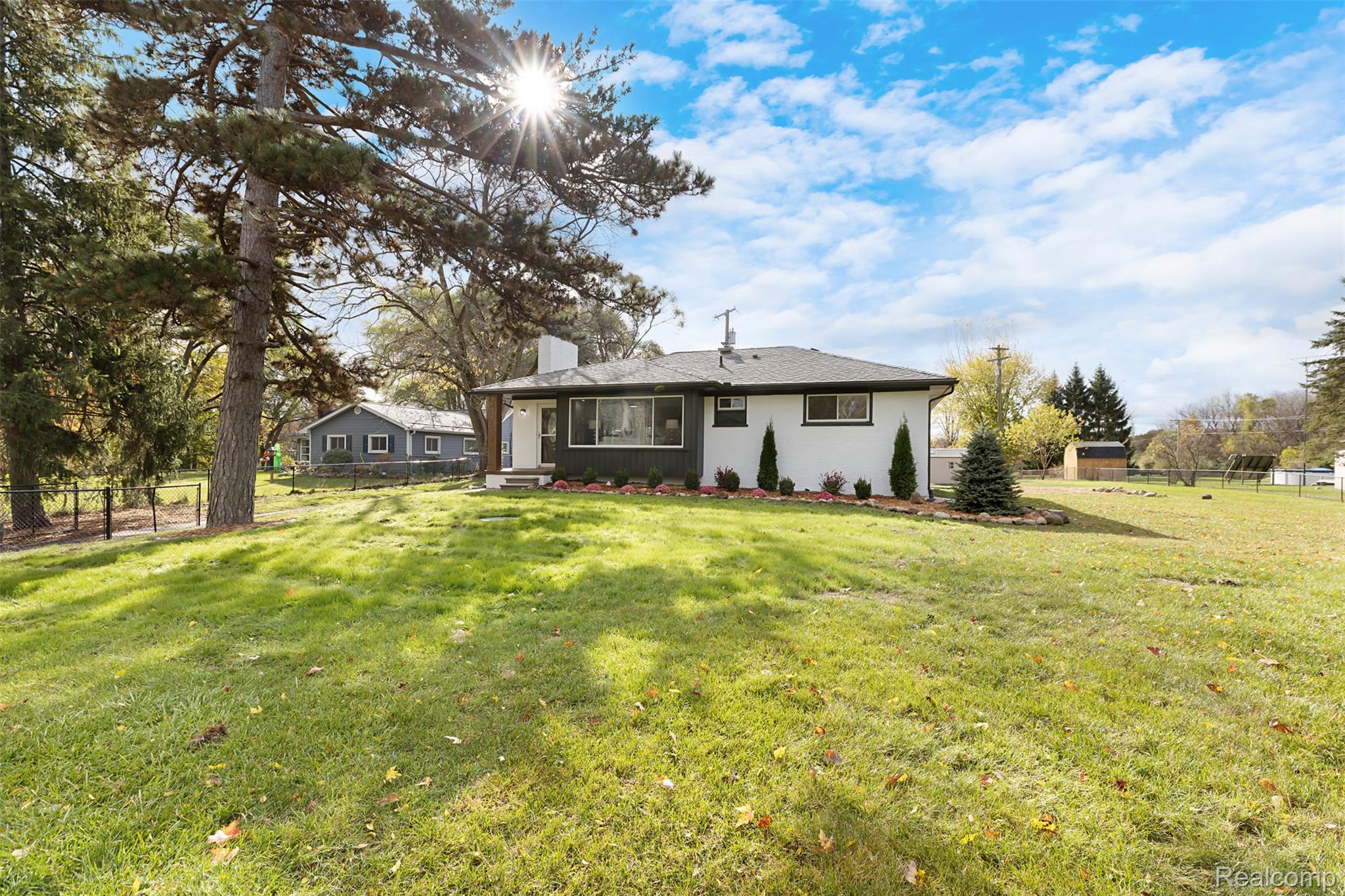 7624 6 Mile Road