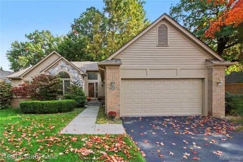 Photo of 5023 Pheasant Cove #4, West Bloomfield Charter Township, MI 48323 (MLS # 20261081725)