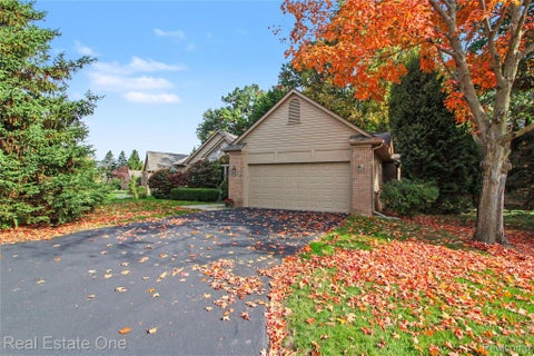 Tiny photo for 5023 Pheasant Cove #4, West Bloomfield Charter Township, MI 48323 (MLS # 20261081725)