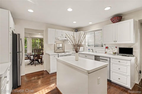 Tiny photo for 5023 Pheasant Cove #4, West Bloomfield Charter Township, MI 48323 (MLS # 20261081725)