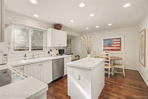 Tiny photo for 5023 Pheasant Cove #4, West Bloomfield Charter Township, MI 48323 (MLS # 20261081725)