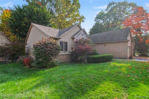 Tiny photo for 5023 Pheasant Cove #4, West Bloomfield Charter Township, MI 48323 (MLS # 20261081725)