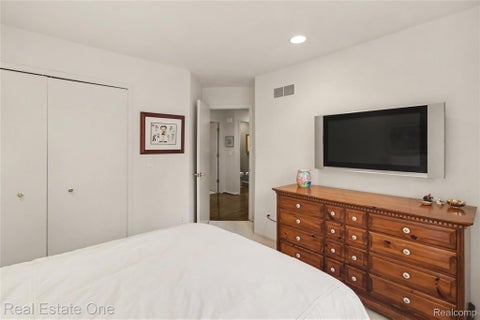 Tiny photo for 5023 Pheasant Cove #4, West Bloomfield Charter Township, MI 48323 (MLS # 20261081725)