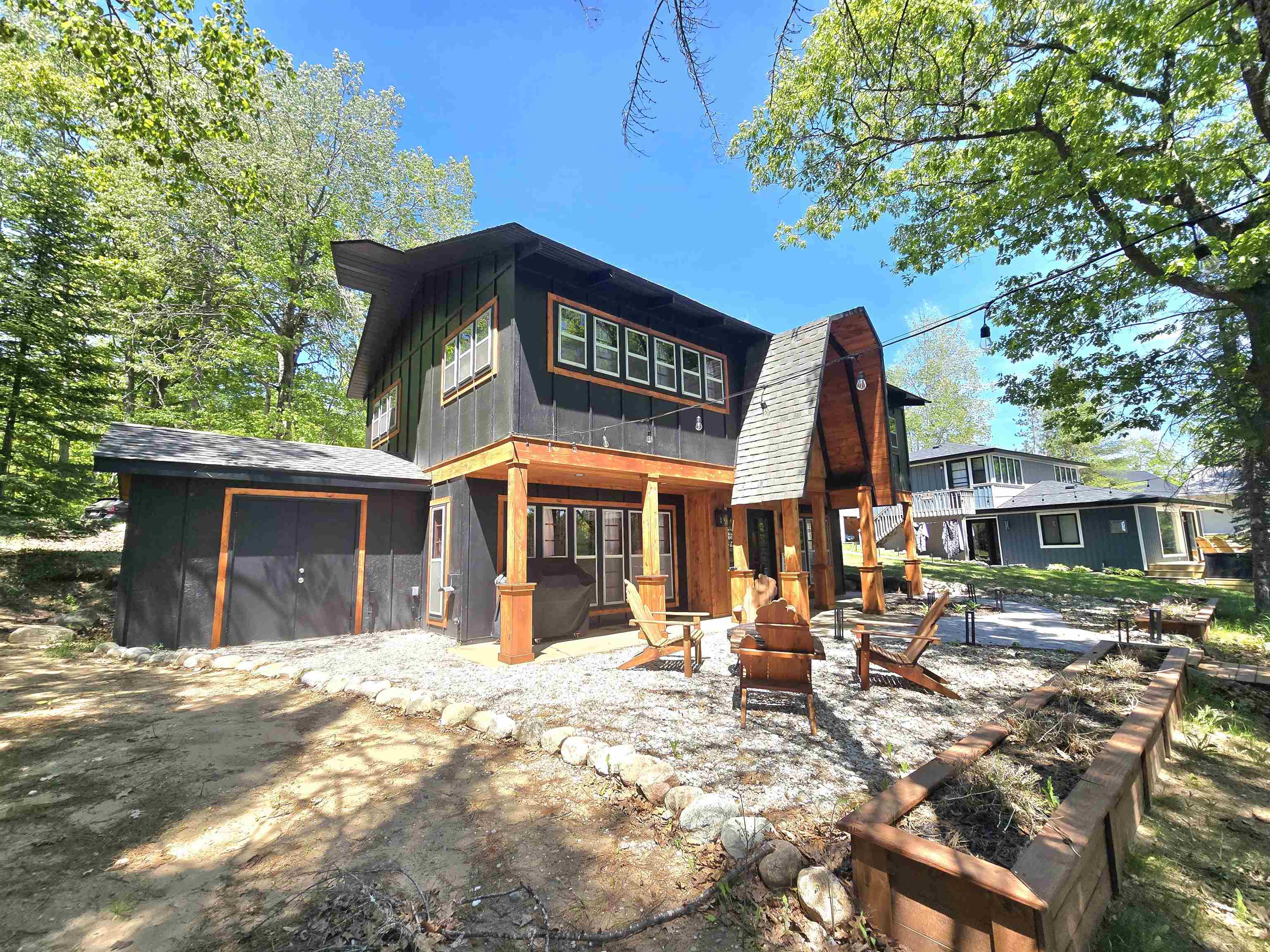 10172 NE Carmichael Drive