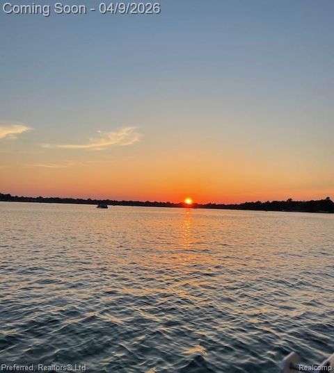 Tiny photo for 4869 Motorway Drive, Waterford Charter Township, MI 48328 (MLS # 20261017342)