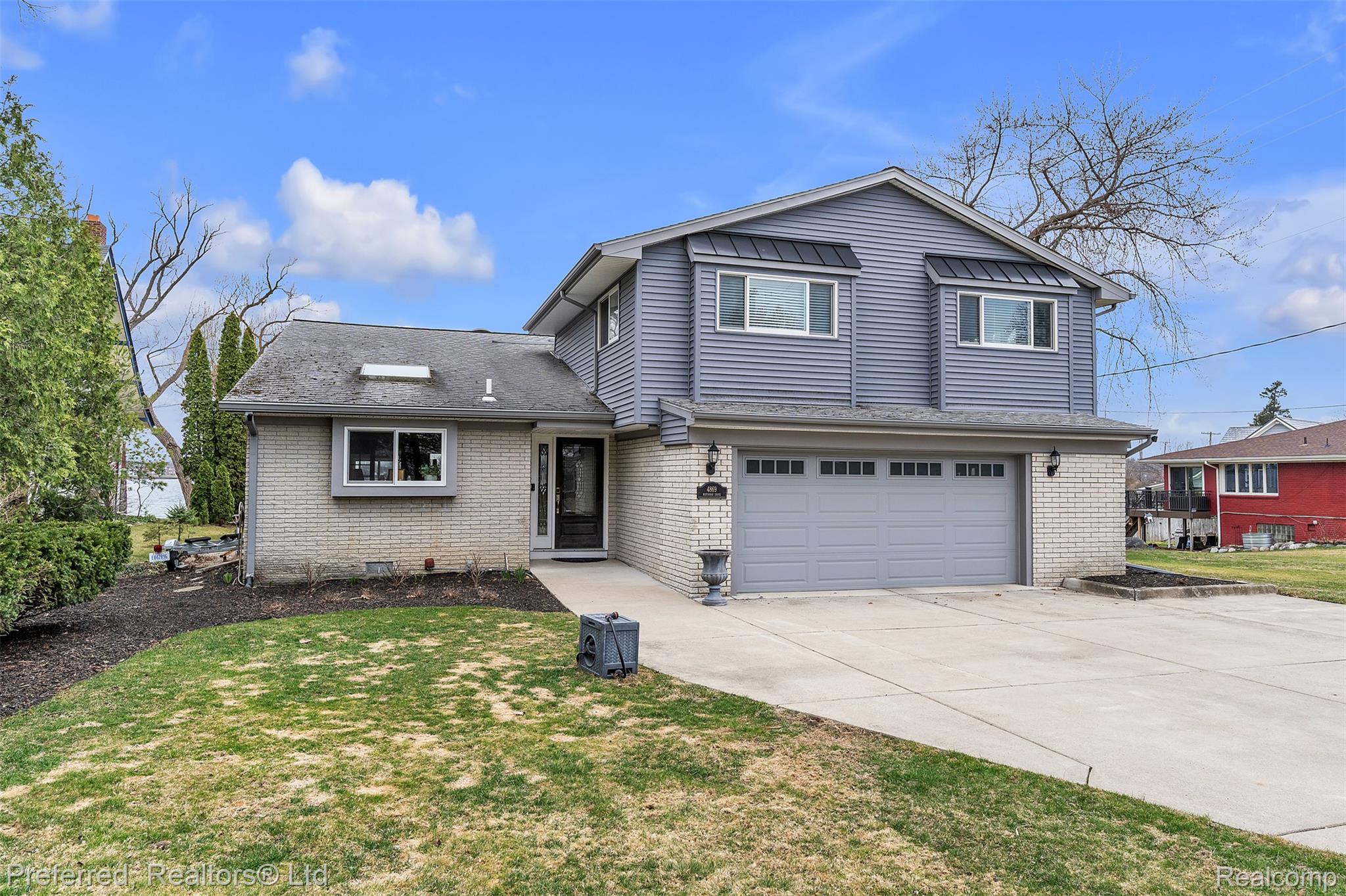 4869 Motorway Drive