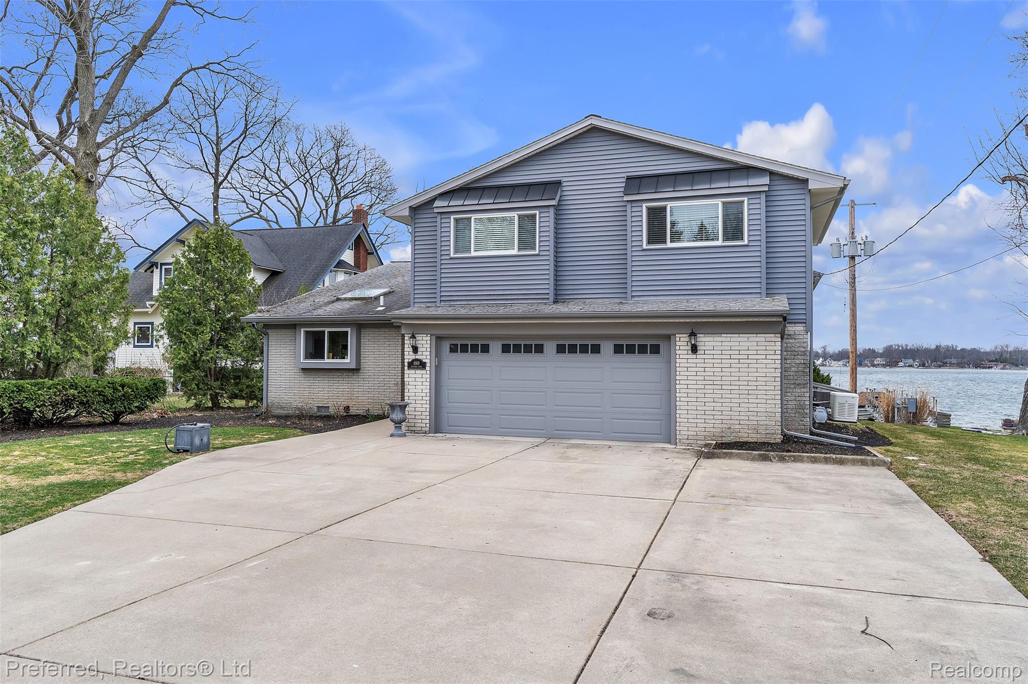 4869 Motorway Drive