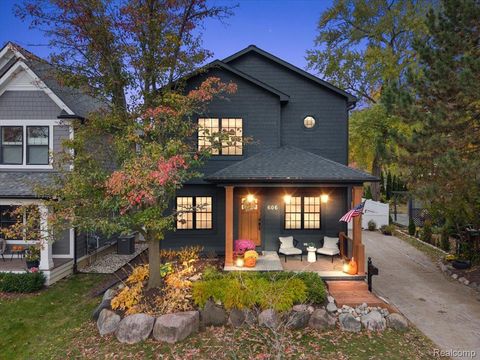 606 Golf Avenue Royal Oak City MI 48073