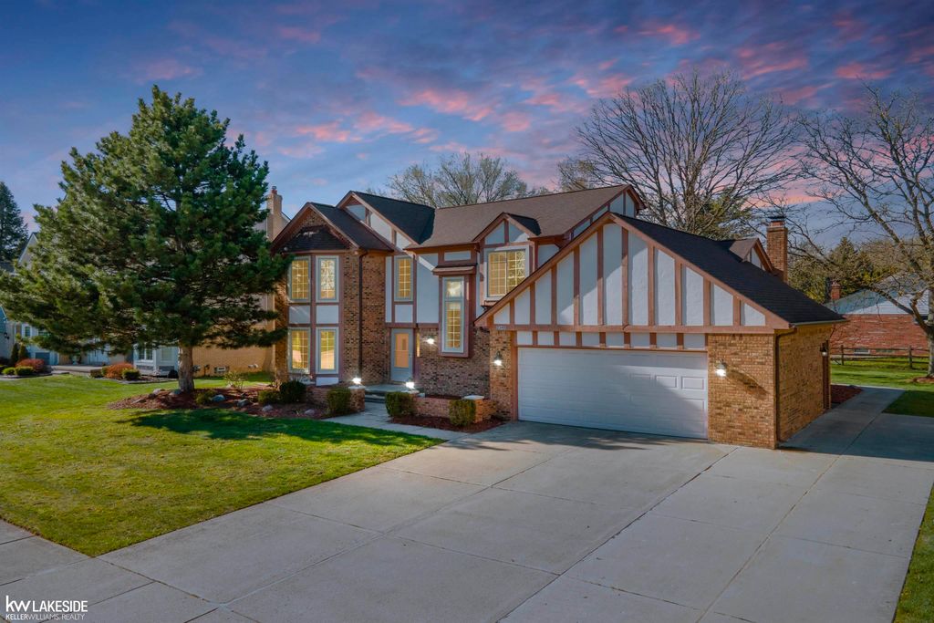 Photo of 2349 Hidden Trail Drive, Sterling Heights City, MI 48314 (MLS # 58050205021)