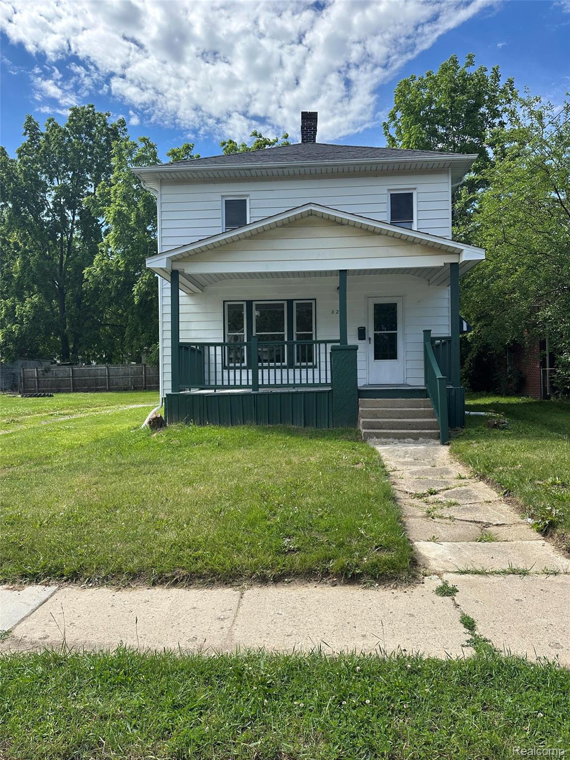 826 E Mount Morris Street