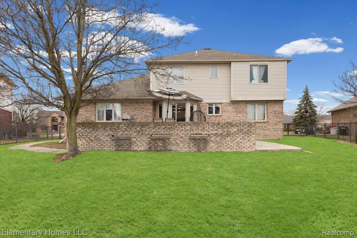 53260 Forestglade Drive