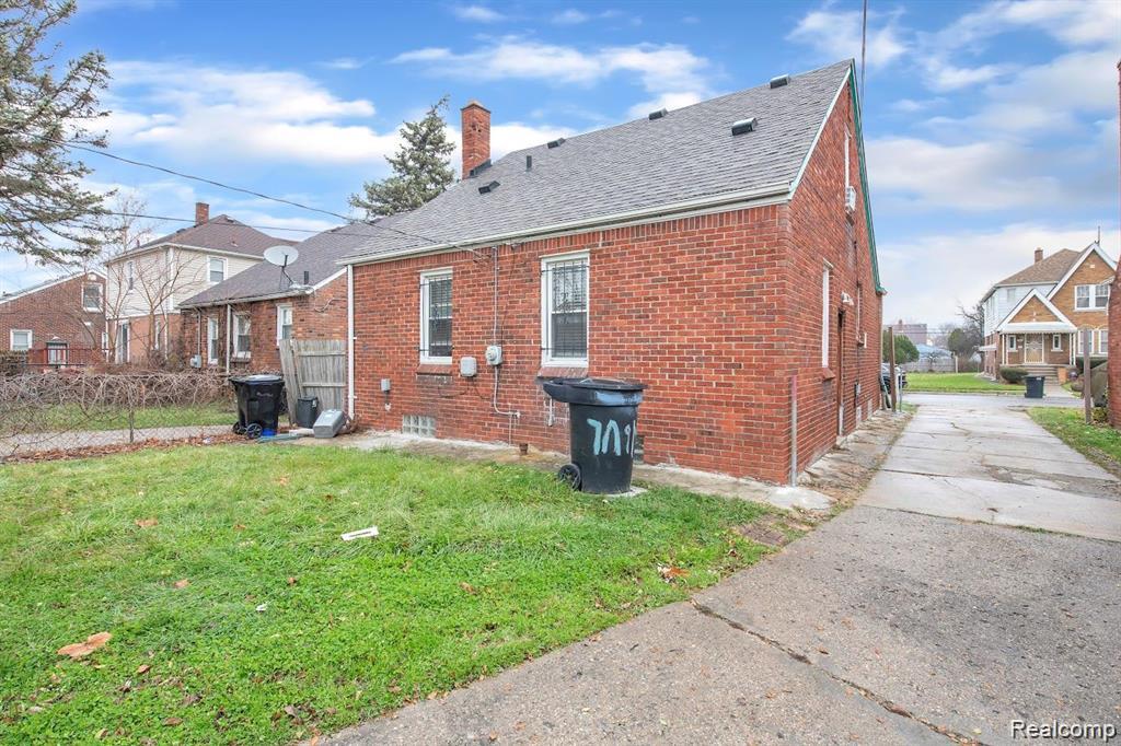 6839 Rosemont Avenue