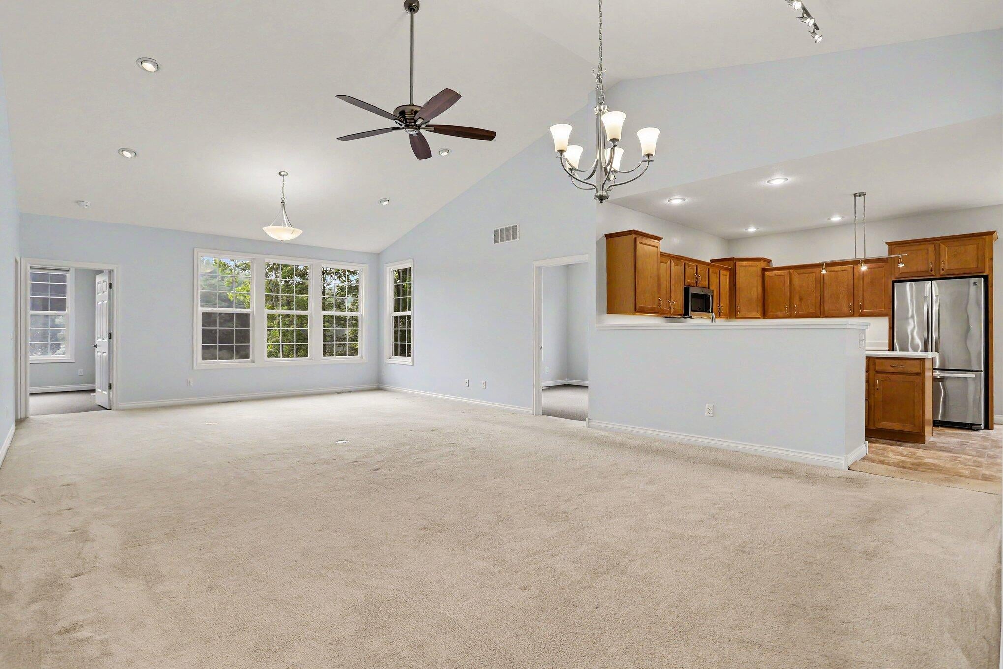 6945 Hunters Creek