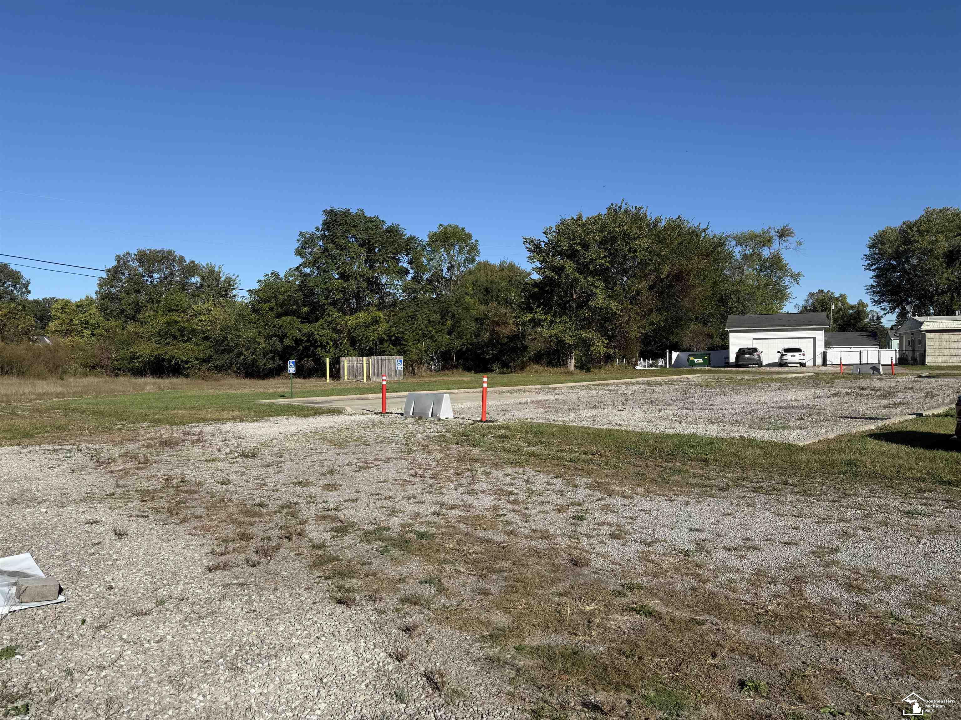 33518 W Jefferson Avenue