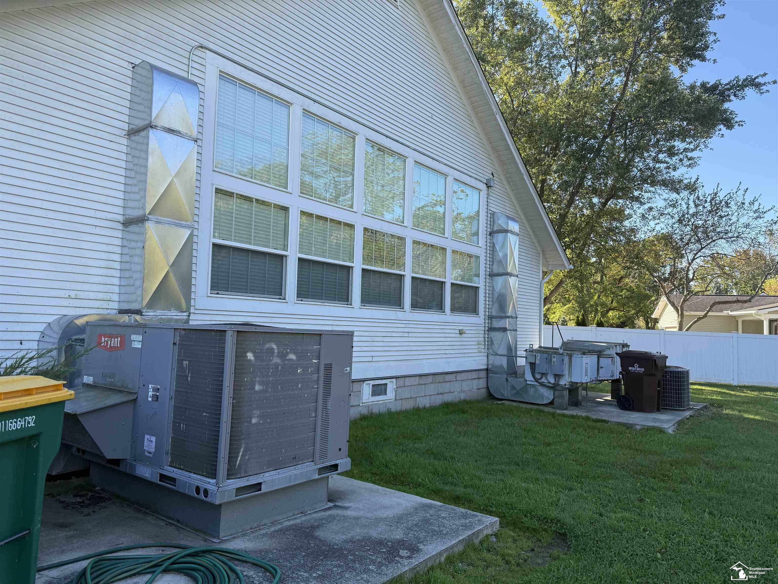 33518 W Jefferson Avenue