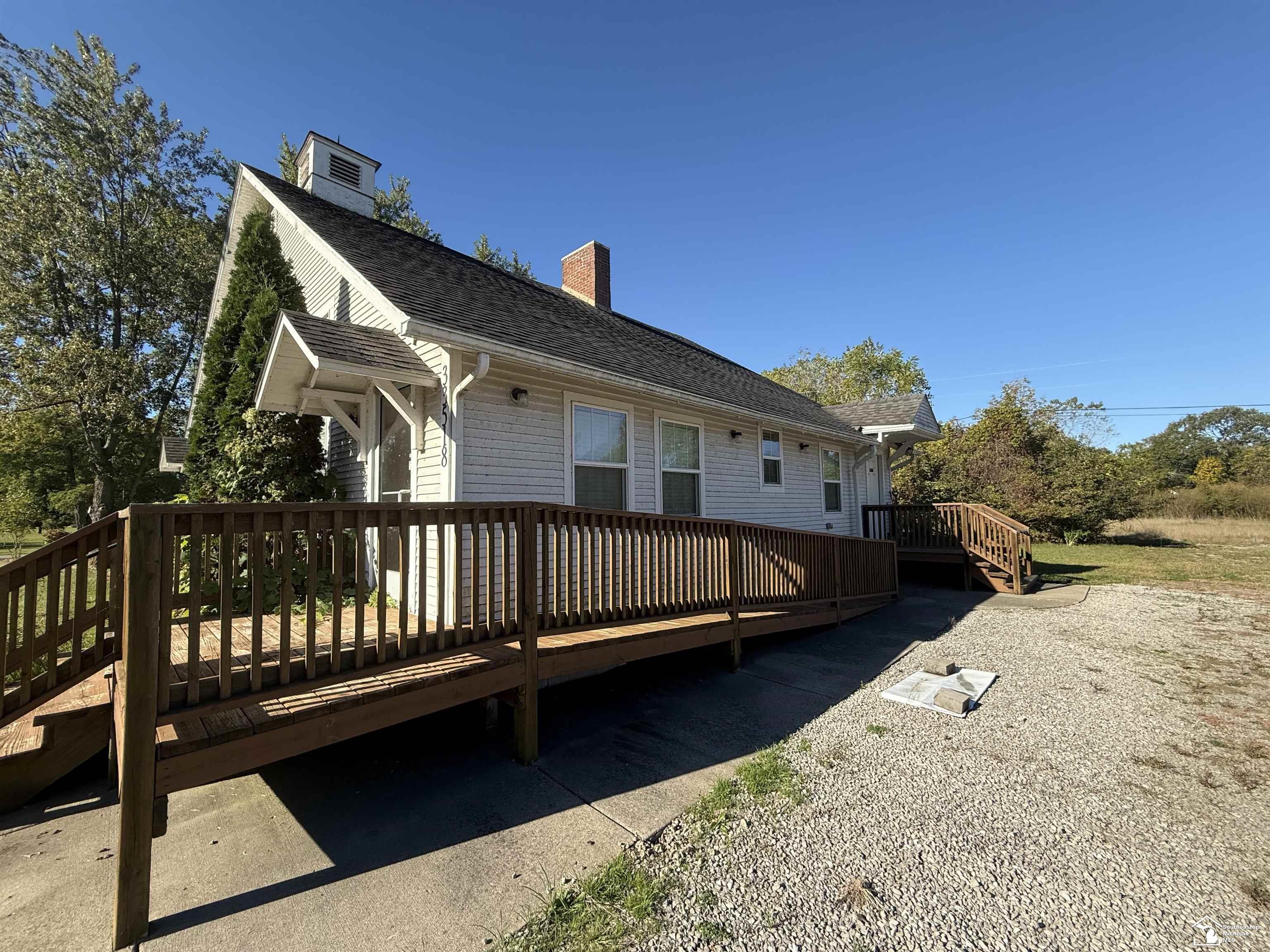 33518 W Jefferson Avenue