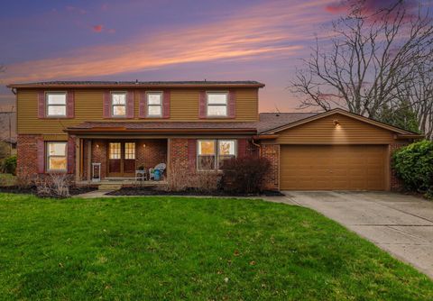 Photo of 25234 Chapelweigh Drive, Farmington City, MI 48336 (MLS # 81026014146)