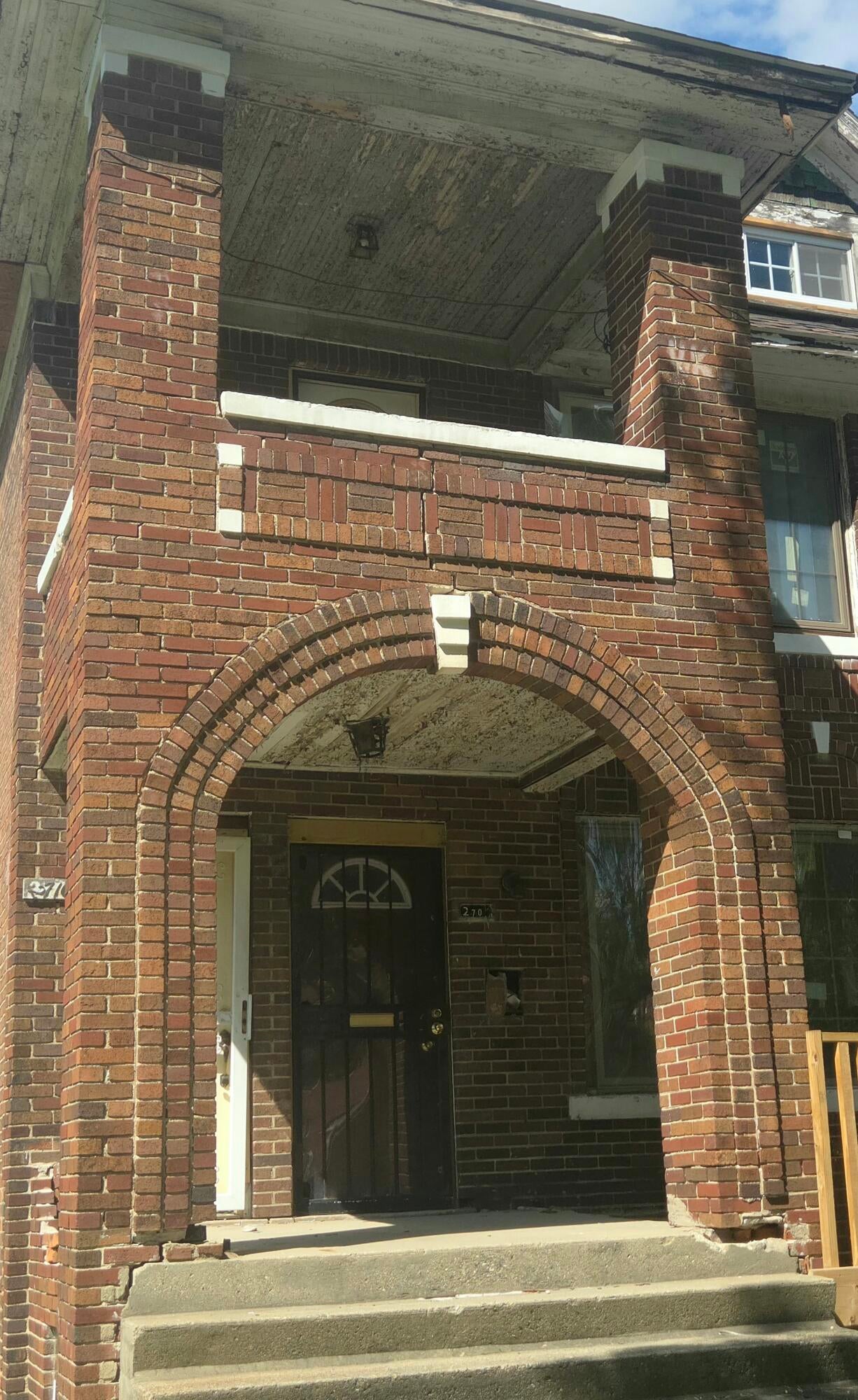 2708 W Grand Street