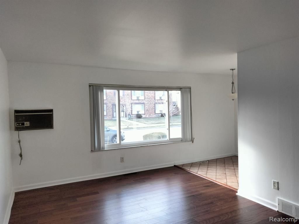 Royal Oak City, Michigan 48073, United States, 1 Bedroom Bedrooms, ,1 BathroomBathrooms,Residential,Active,133331