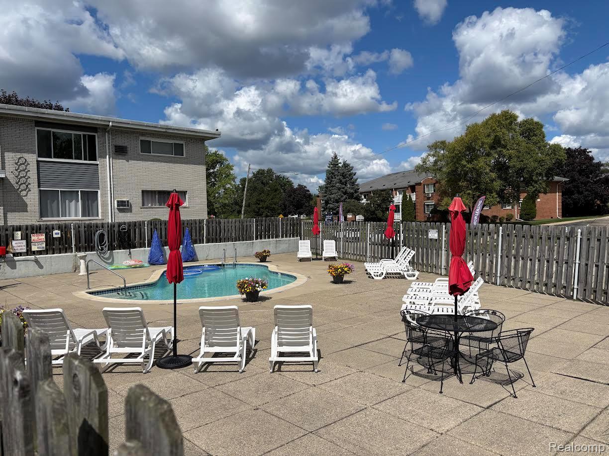 Royal Oak City, Michigan 48073, United States, 1 Bedroom Bedrooms, ,1 BathroomBathrooms,Residential,Active,133331