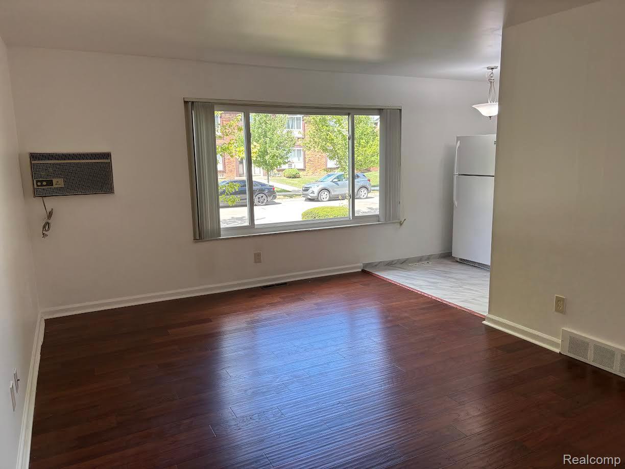 Royal Oak City, Michigan 48073, United States, 1 Bedroom Bedrooms, ,1 BathroomBathrooms,Residential,Active,133331