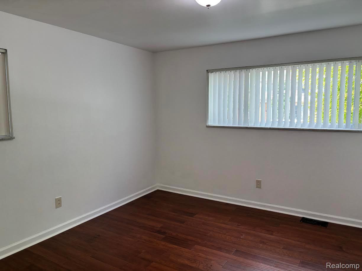 Royal Oak City, Michigan 48073, United States, 1 Bedroom Bedrooms, ,1 BathroomBathrooms,Residential,Active,133331