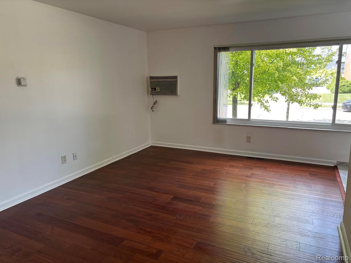 Royal Oak City, Michigan 48073, United States, 1 Bedroom Bedrooms, ,1 BathroomBathrooms,Residential,Active,133331