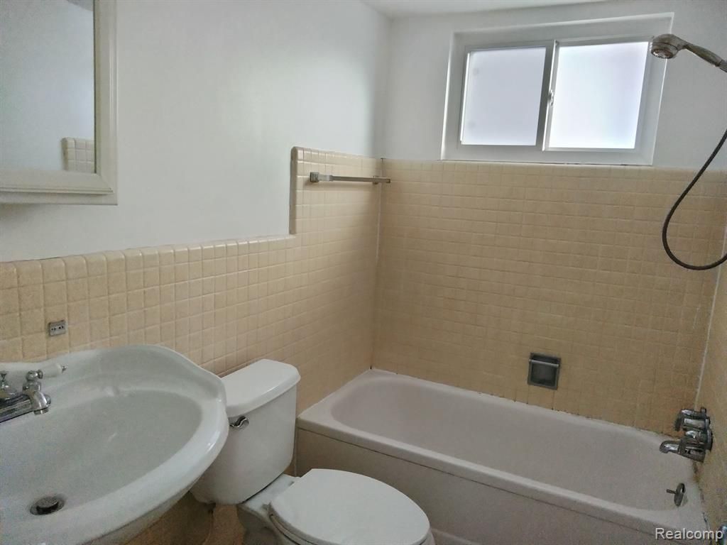 Royal Oak City, Michigan 48073, United States, 1 Bedroom Bedrooms, ,1 BathroomBathrooms,Residential,Active,133331