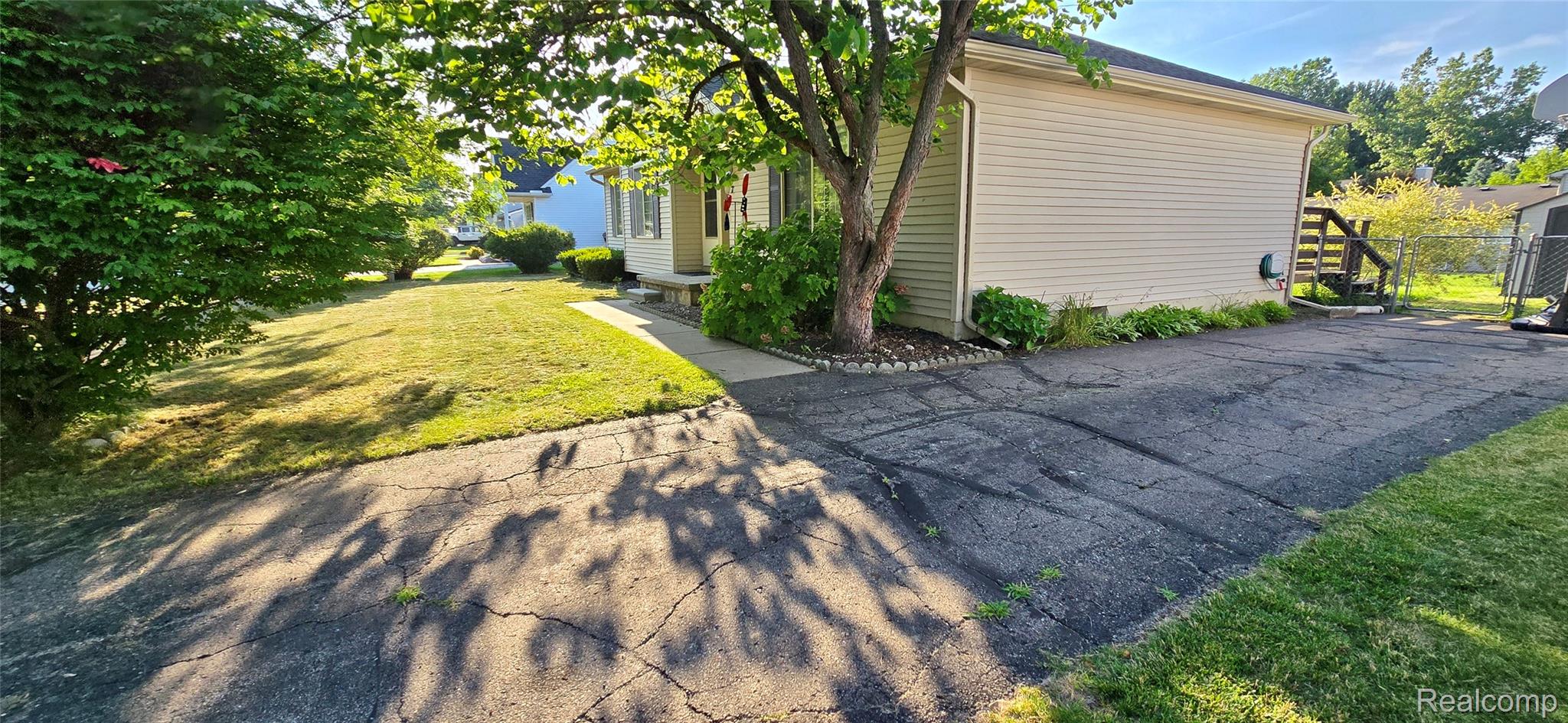 977 Town Trail