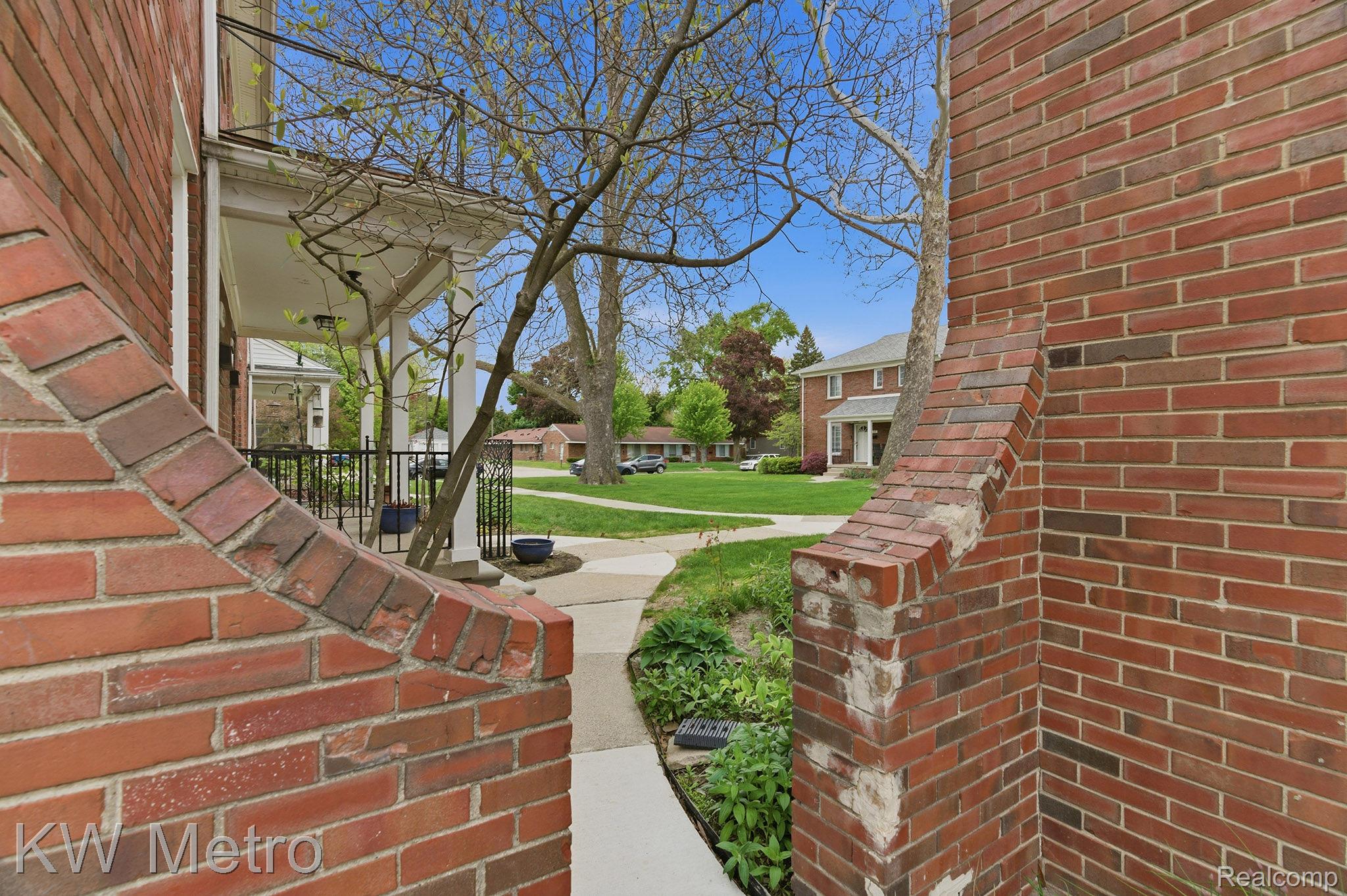 2514 Galpin Avenue 10