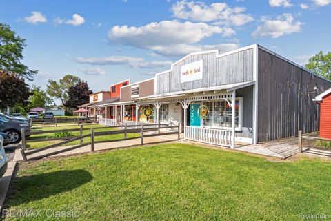 1427 Milford Rd S 1427 Highland Charter Township MI 48357