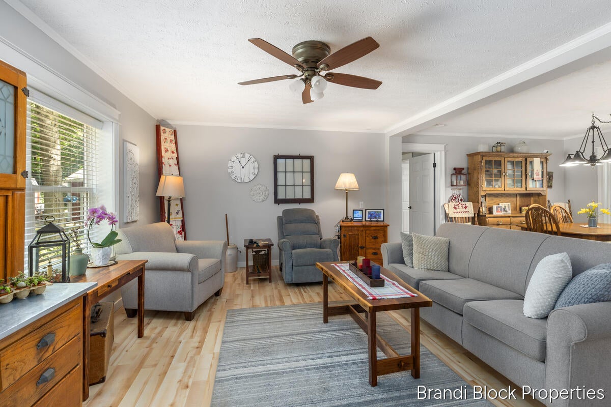 6189 Tanglewood Drive