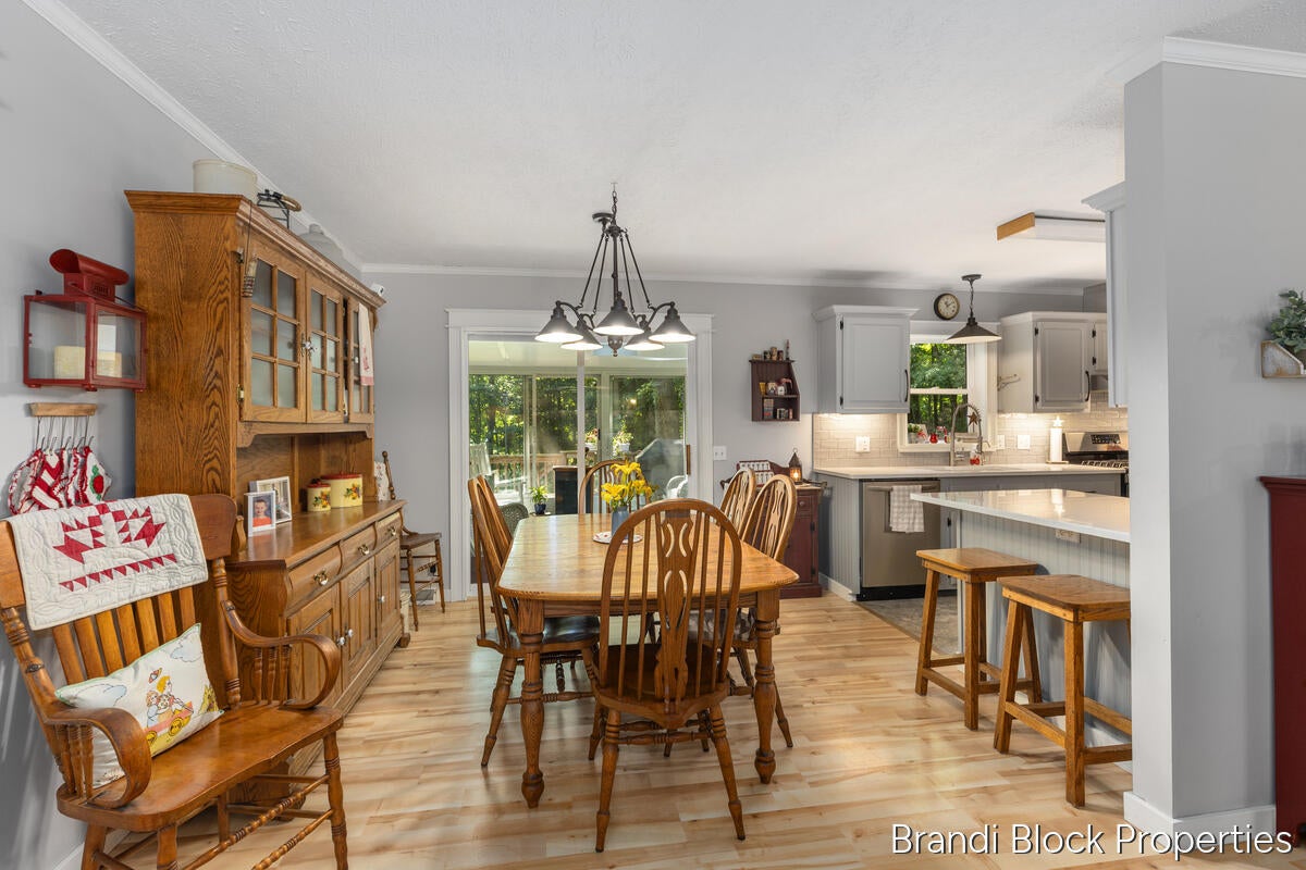 6189 Tanglewood Drive