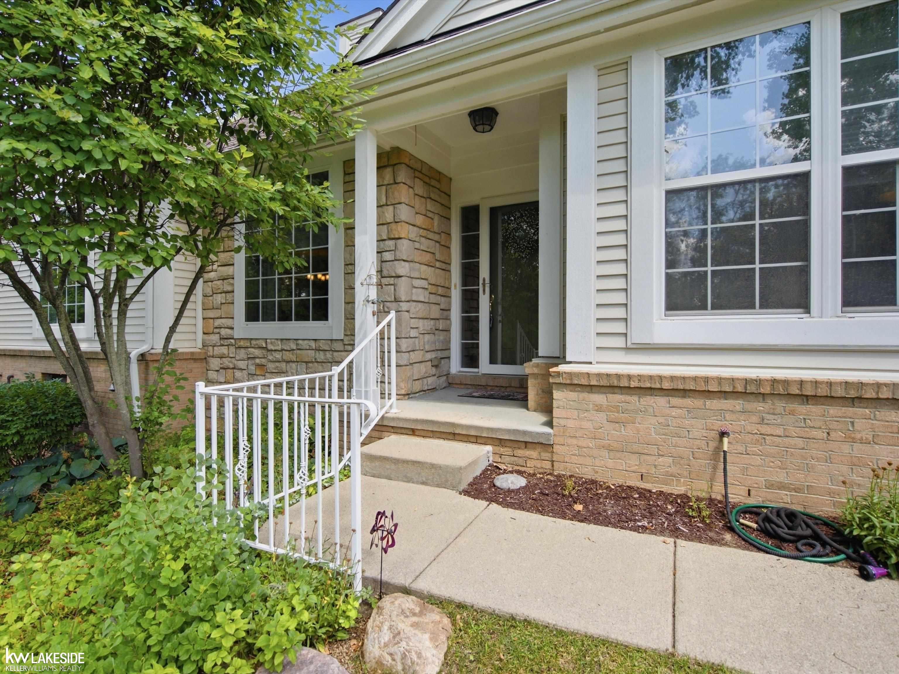 5721 Pinecroft Court