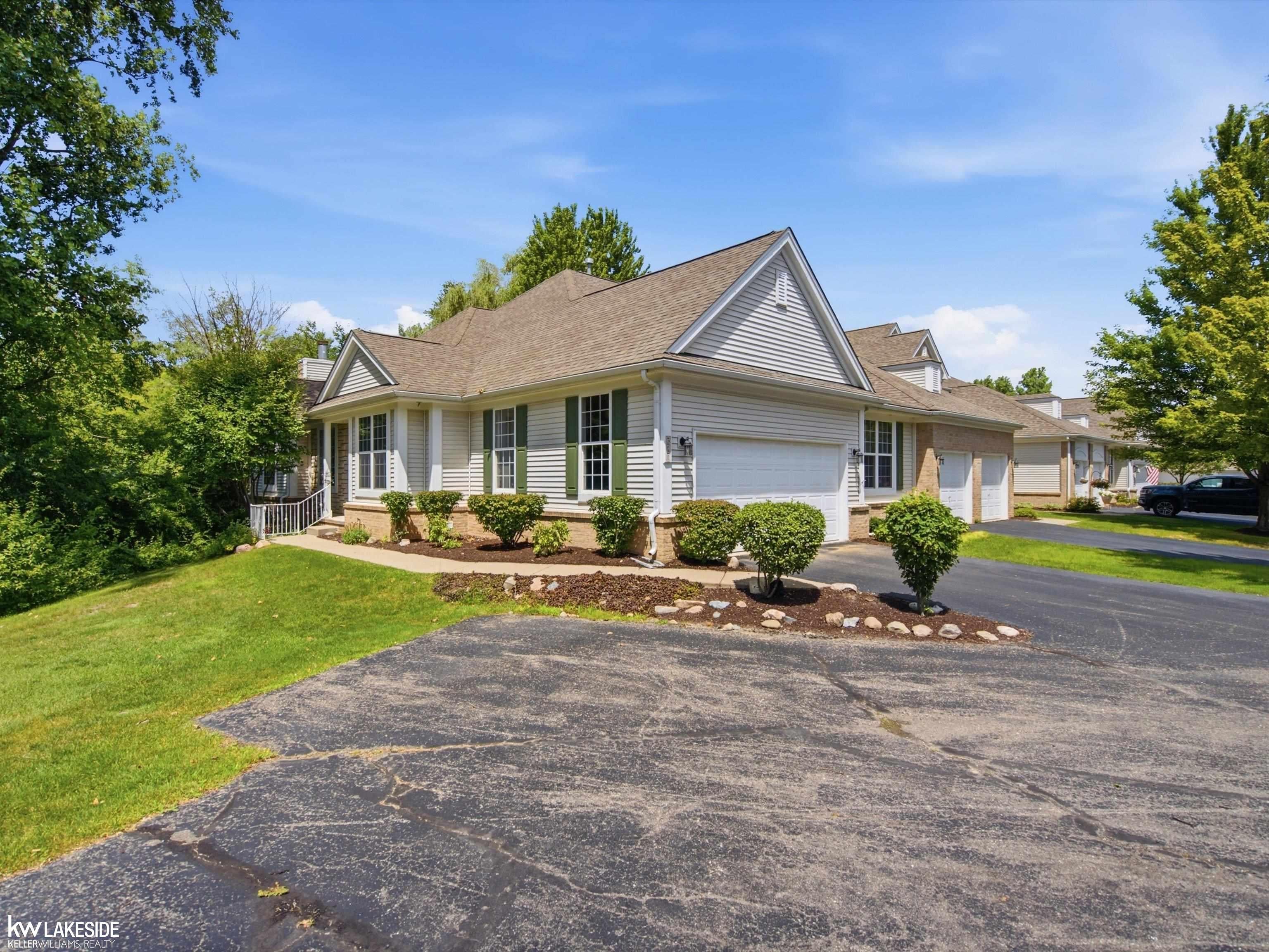 5721 Pinecroft Court