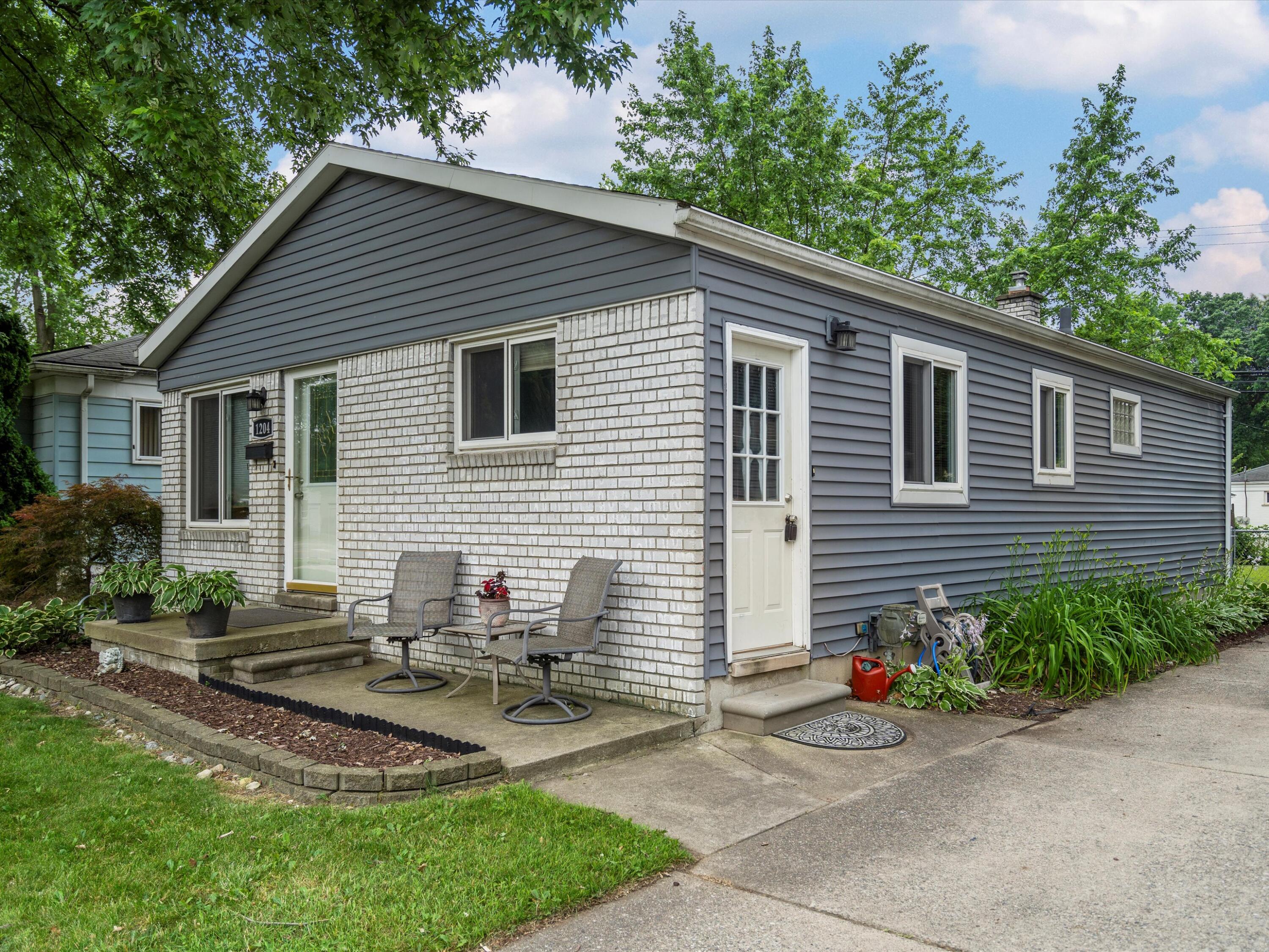 1204 S Campbell Road