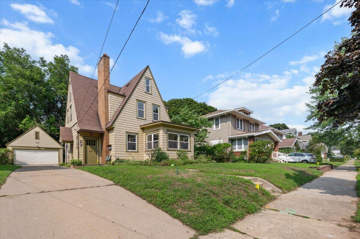 507 Elliott Street SE
