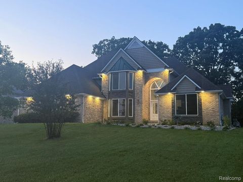 1217 Kings Carriage Road Grand Blanc City MI 48439