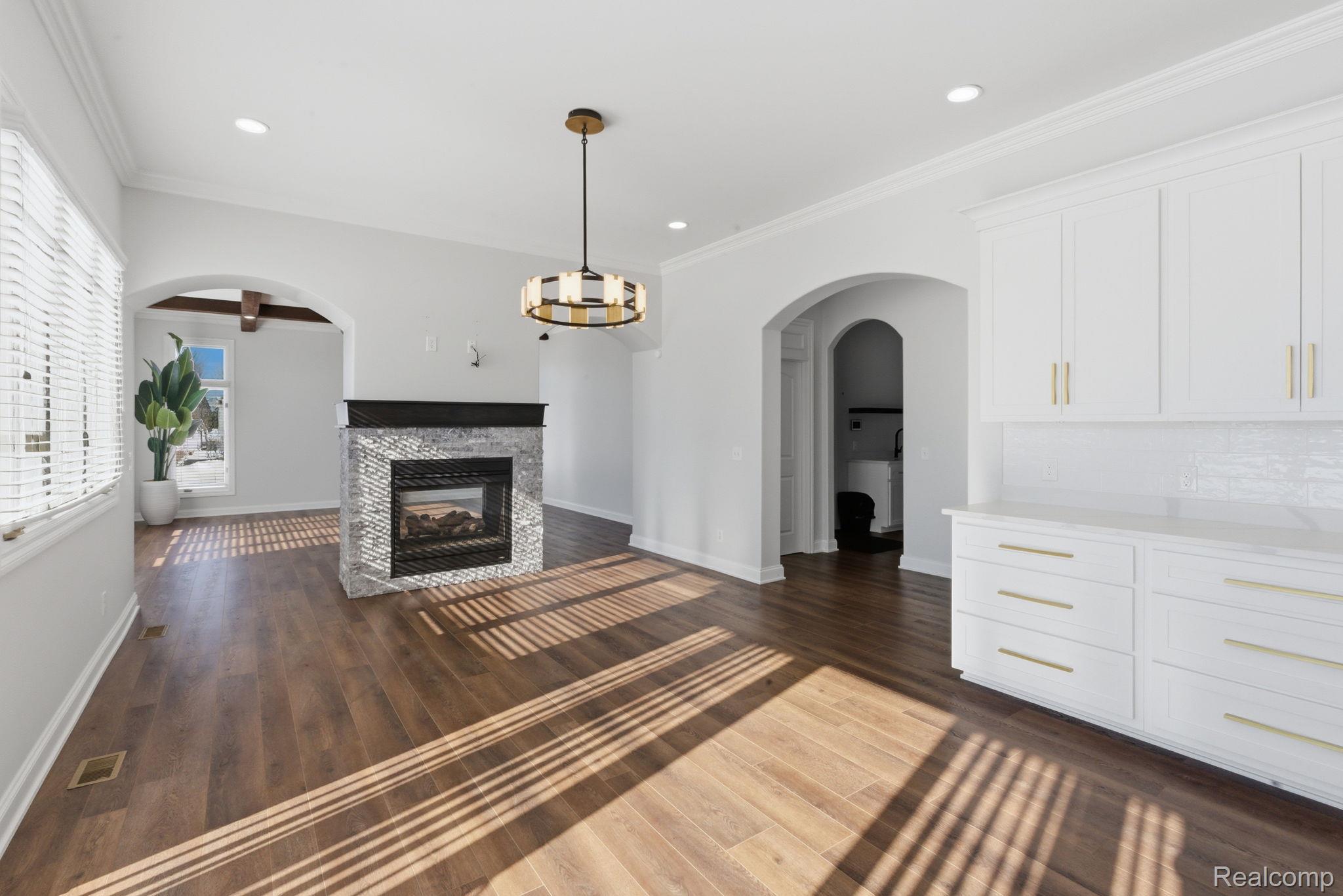 8844 Ridge Drive