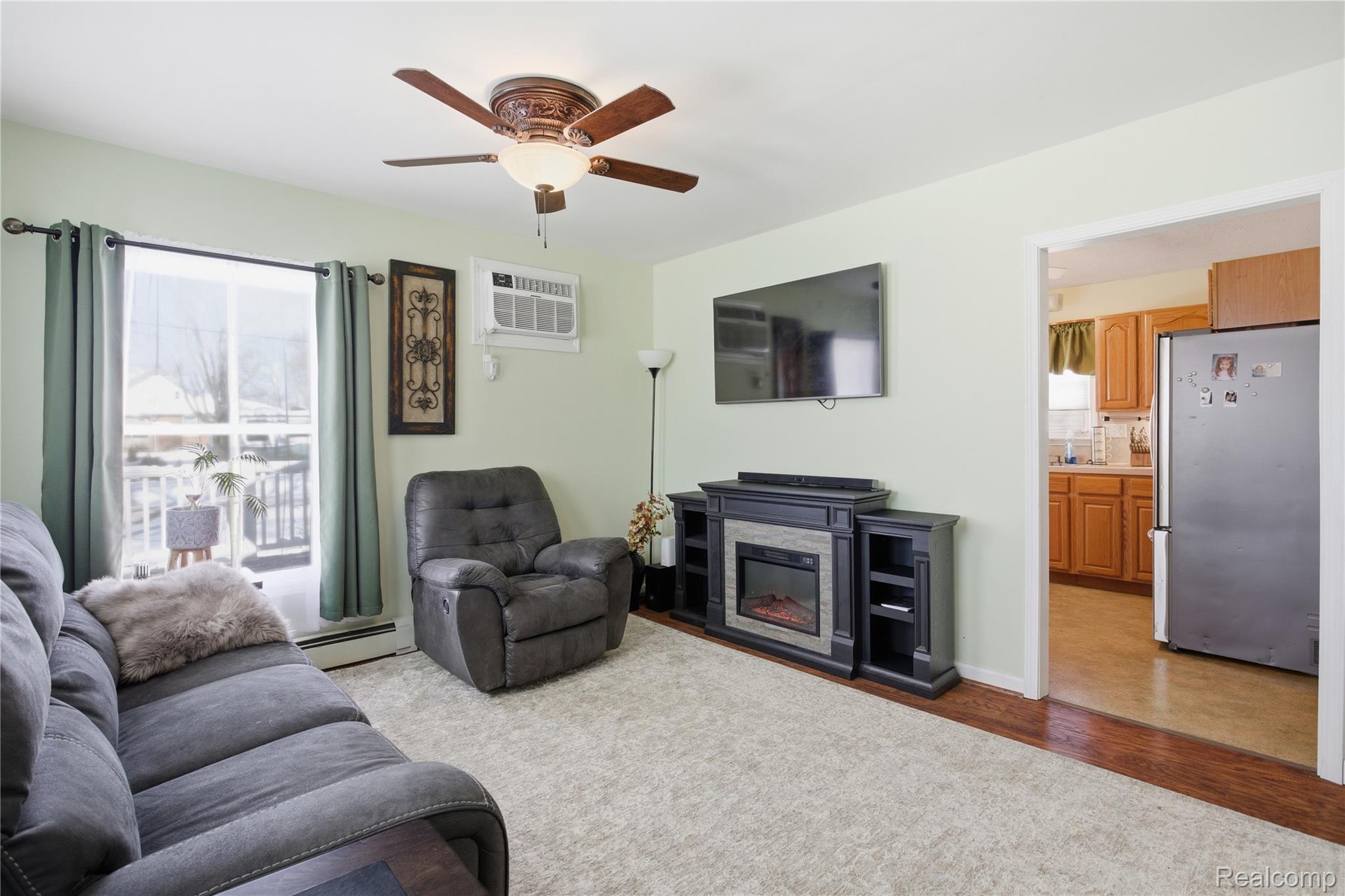 26152 Ypsilanti Street