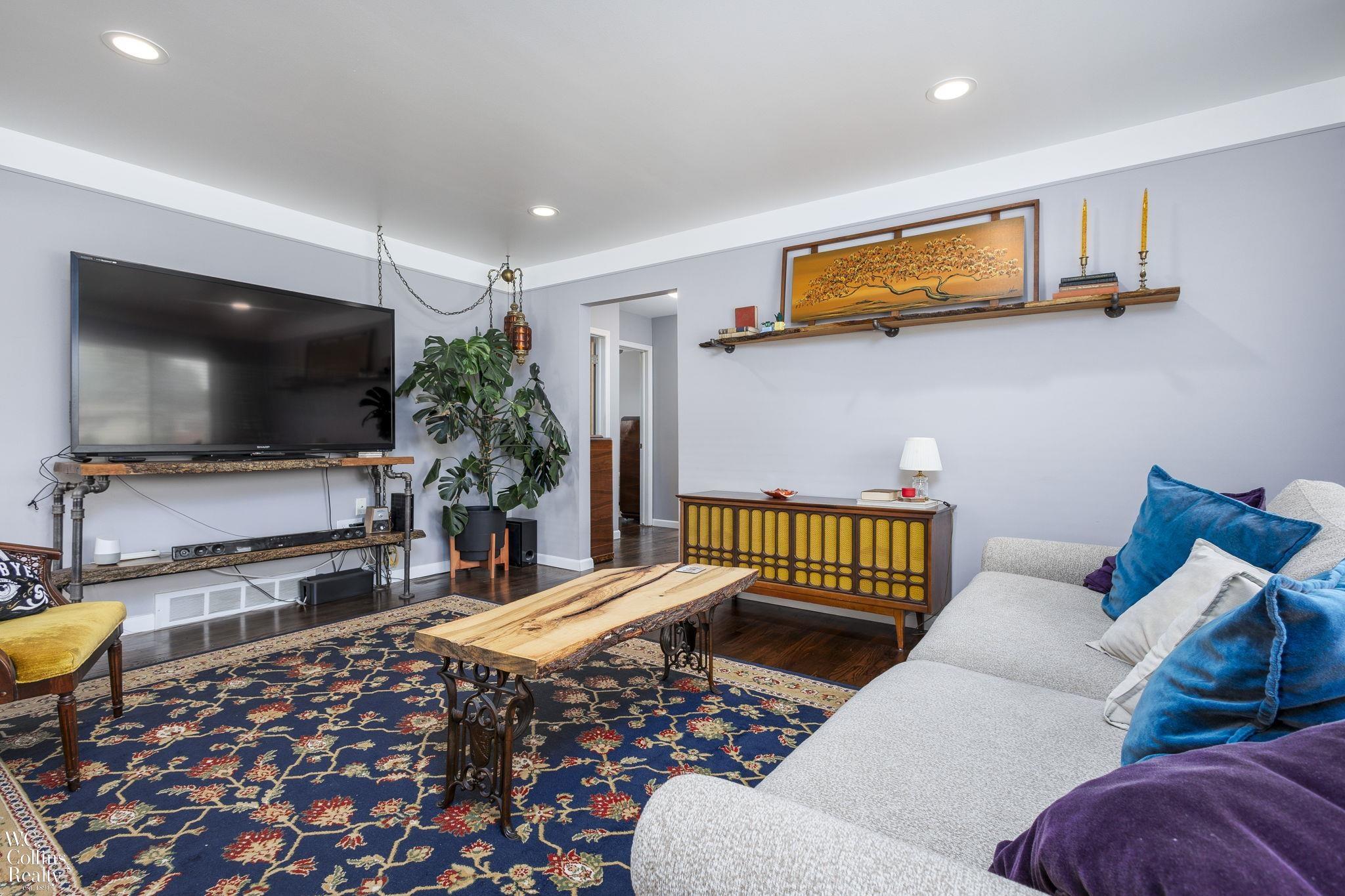 27509 Bonnie Drive