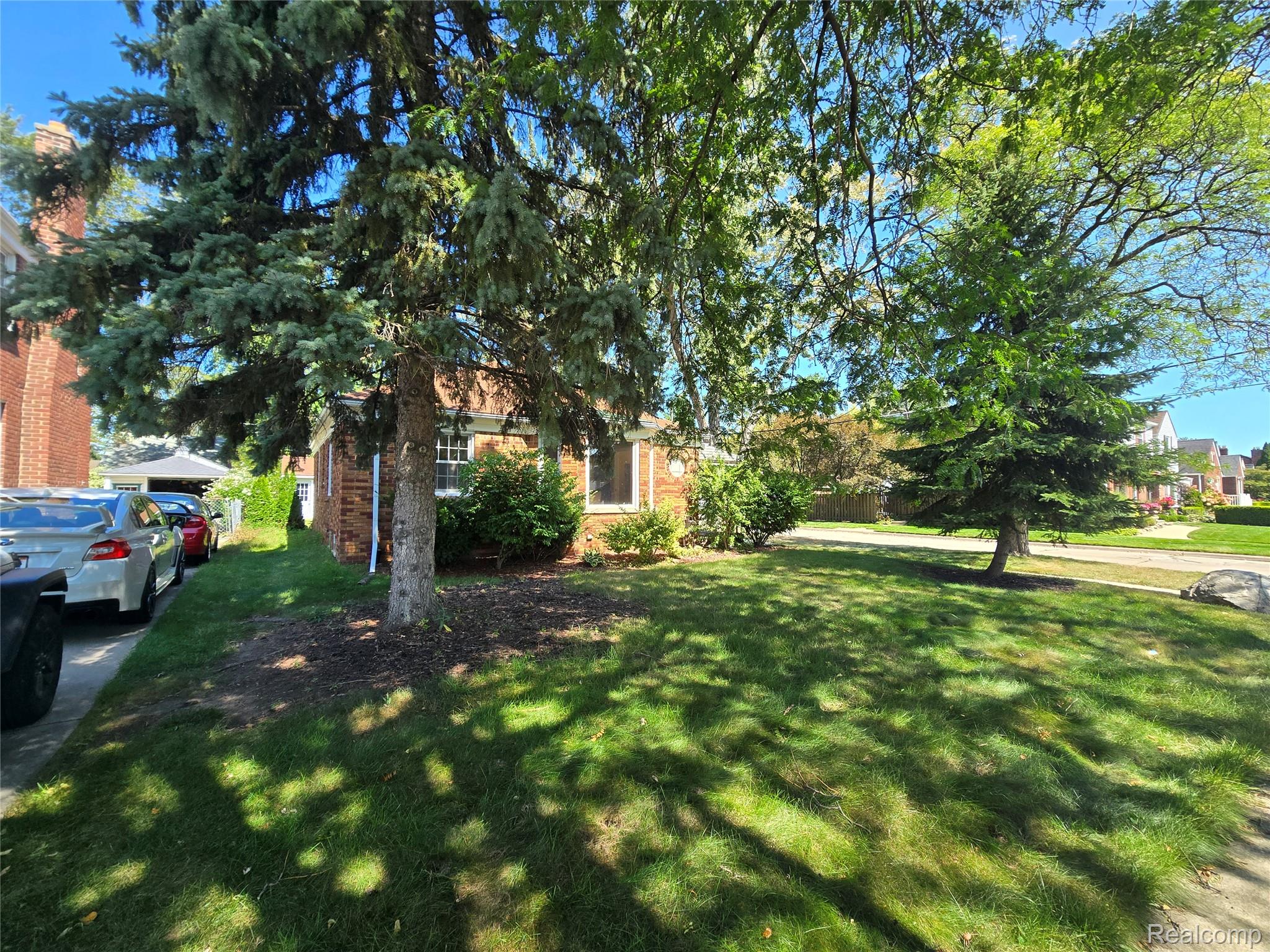 2100 Country Club Drive