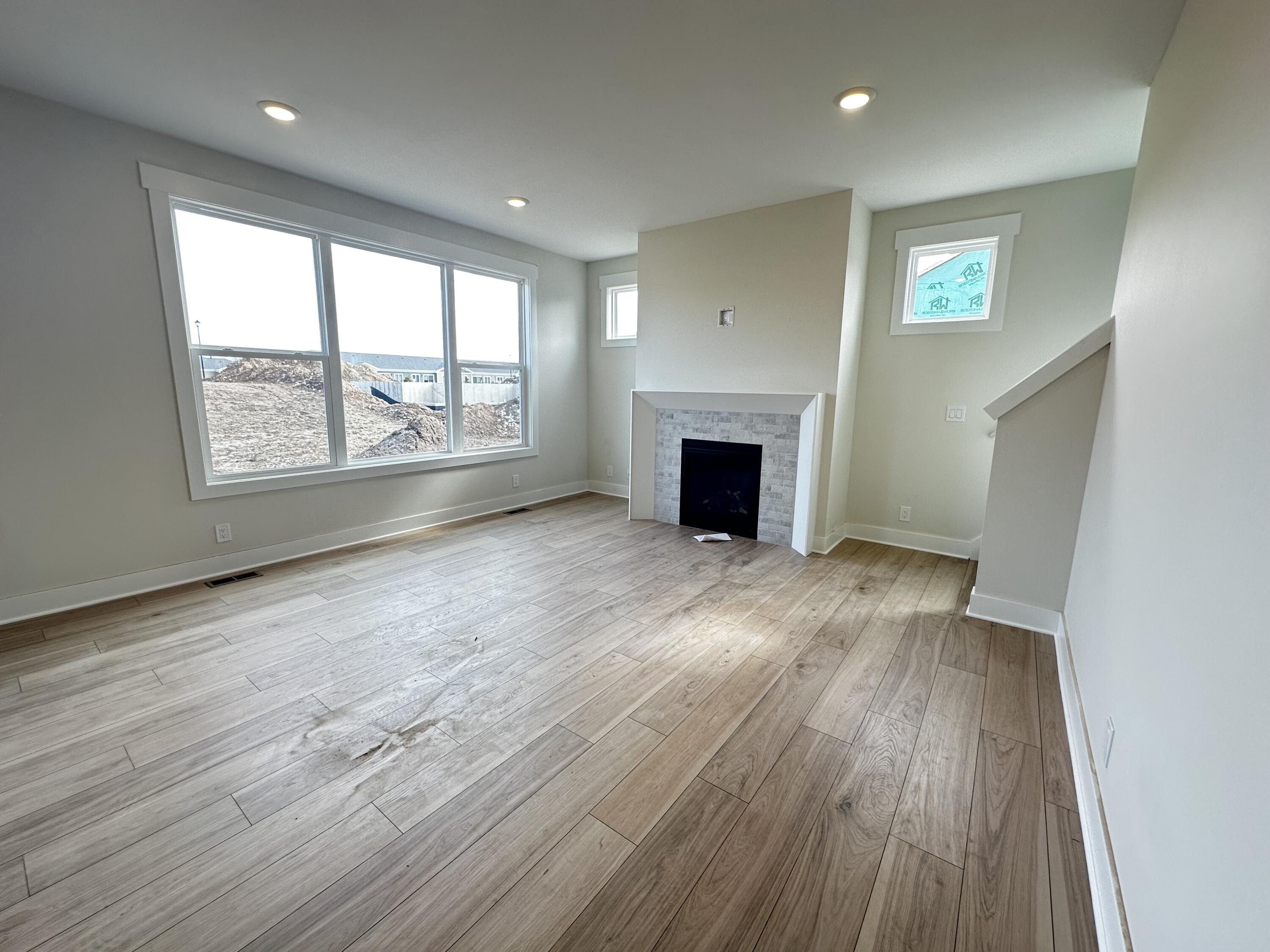 690 Lincoln Lawns Drive NW